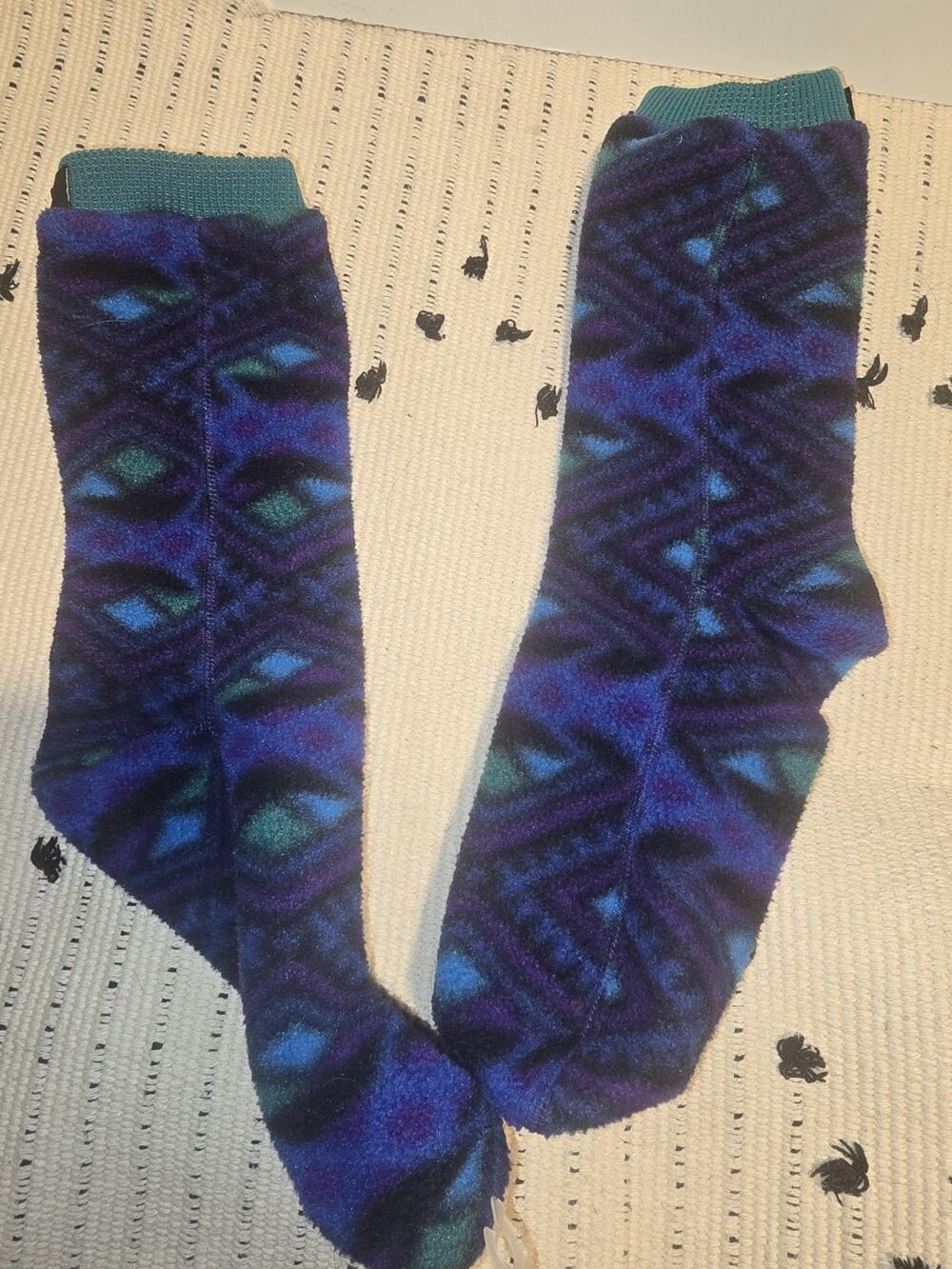 Early Winters Aztec Womens Medium Slipper Socks Warm Cozy Fleece Purple Green